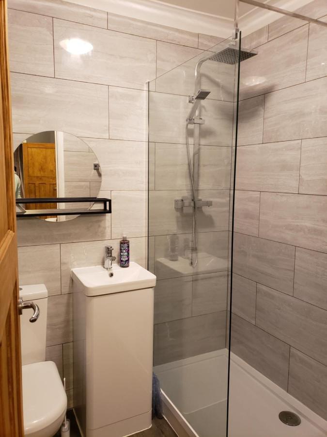 Luxury Self Catering With Cosy Cabin & Sauna In 科尔切斯特 外观 照片